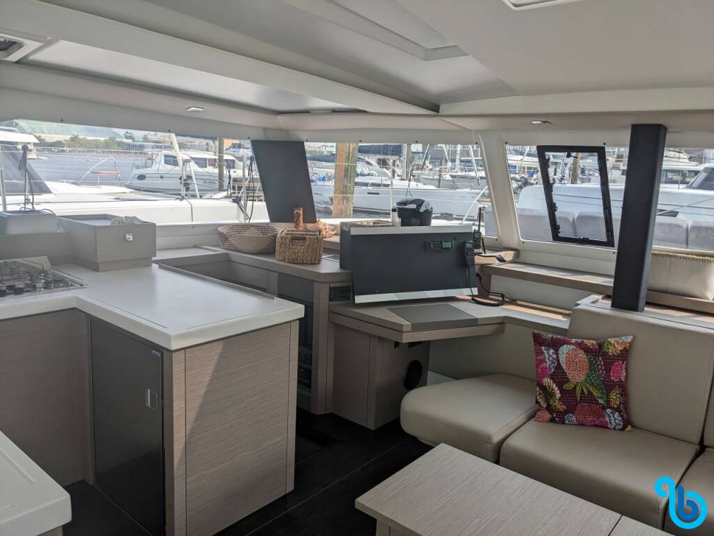 Fountaine Pajot Astrea 42 Maestro, Wayfinder