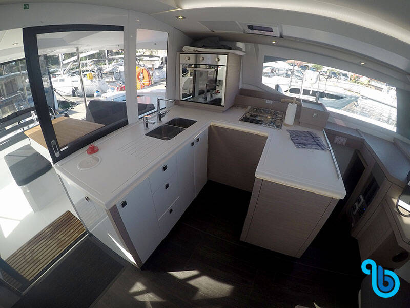 Fountaine Pajot Astréa 42, Imagine