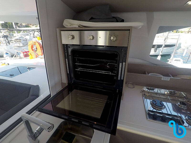 Fountaine Pajot Astréa 42, Imagine