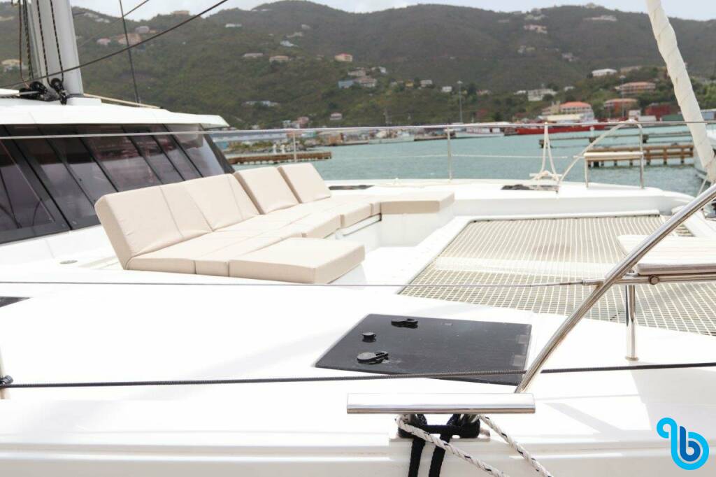 Fountaine Pajot Astrea 42, Idle Time