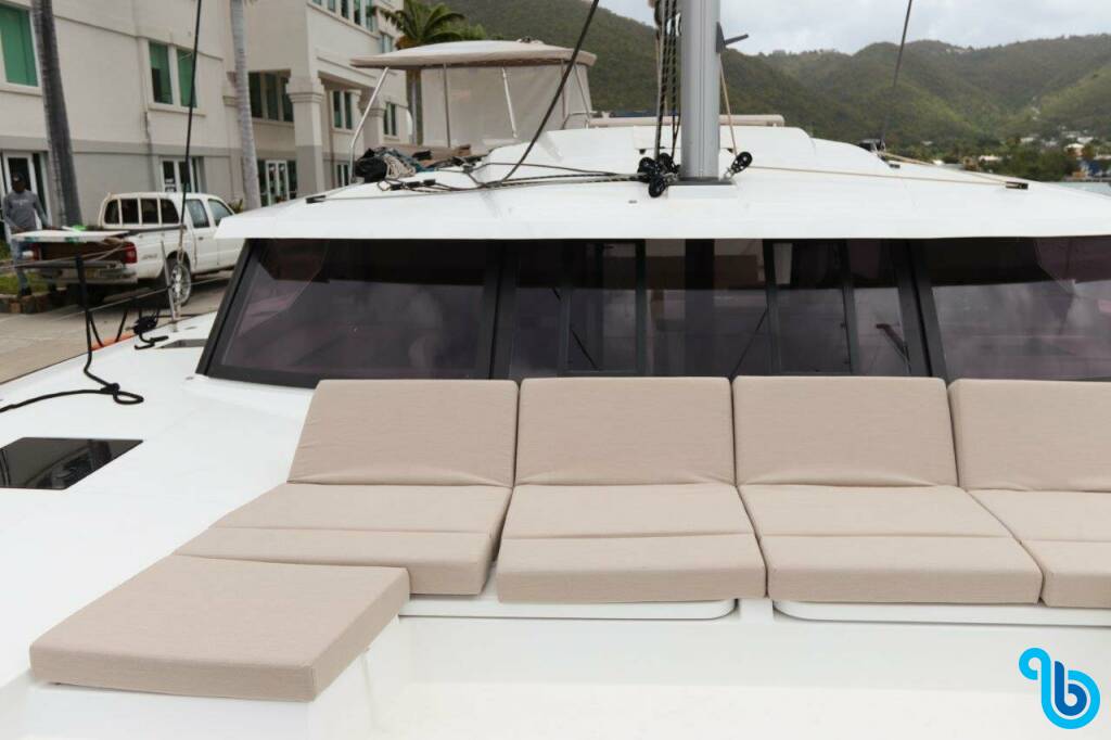 Fountaine Pajot Astrea 42, Idle Time