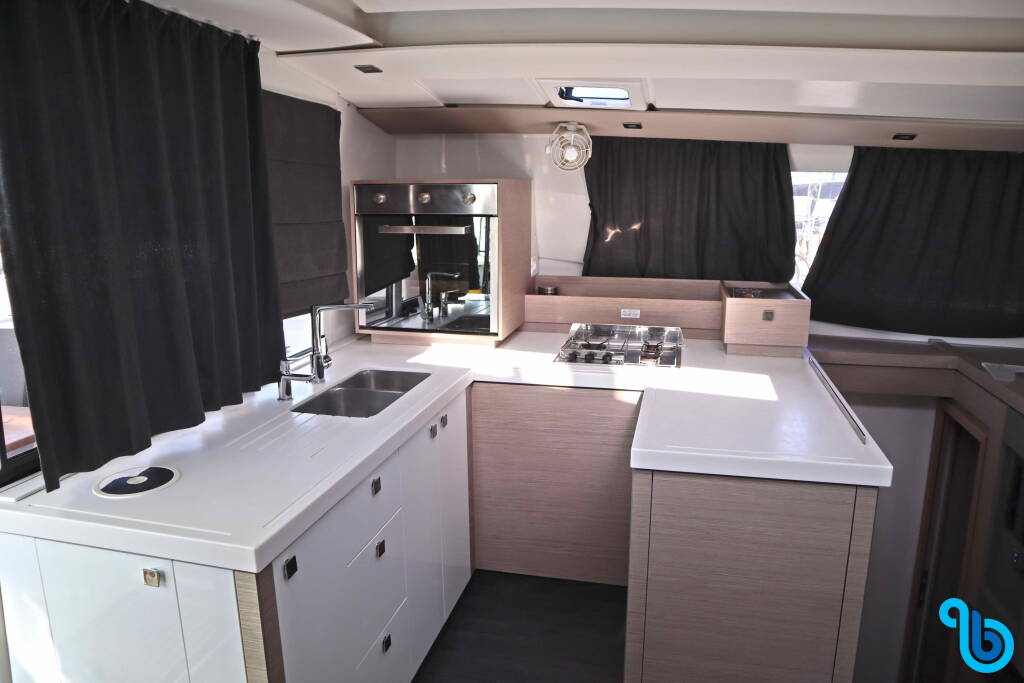 Fountaine Pajot Astrea 42, PRESTIGE - Owner version