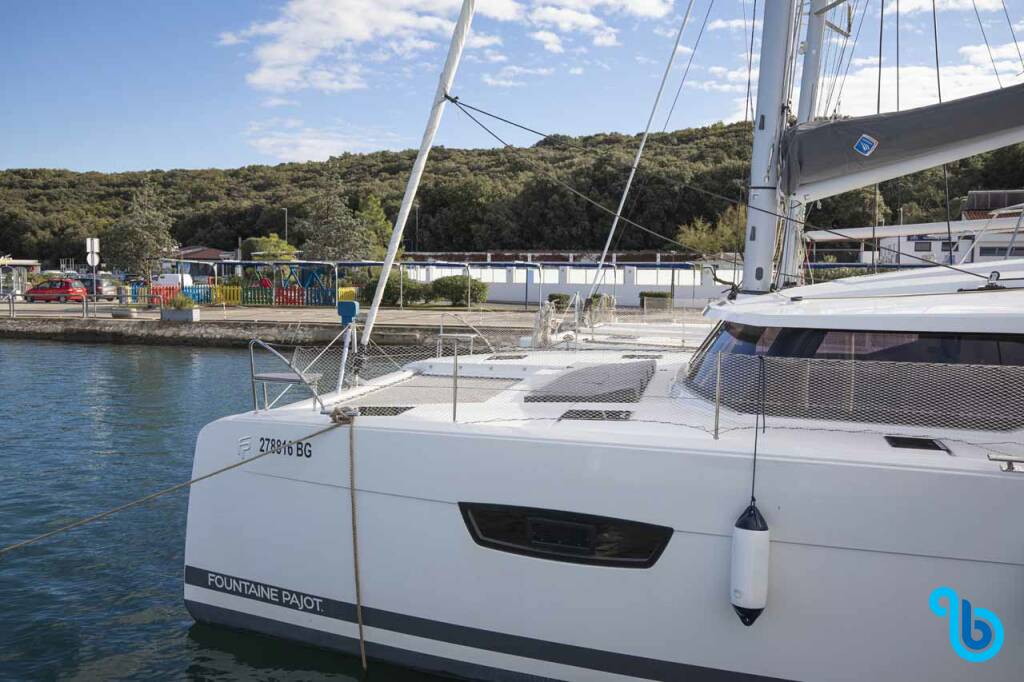 Fountaine Pajot Astrea 42, FOLLOW THE SUN