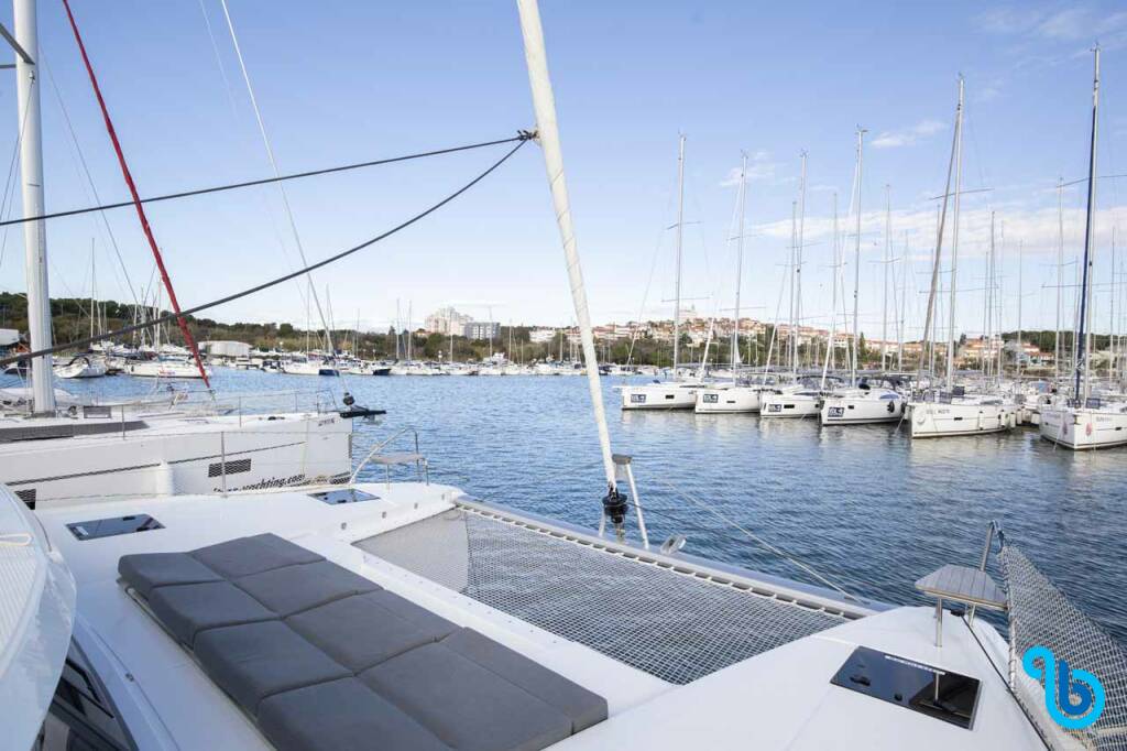 Fountaine Pajot Astrea 42, FOLLOW THE SUN