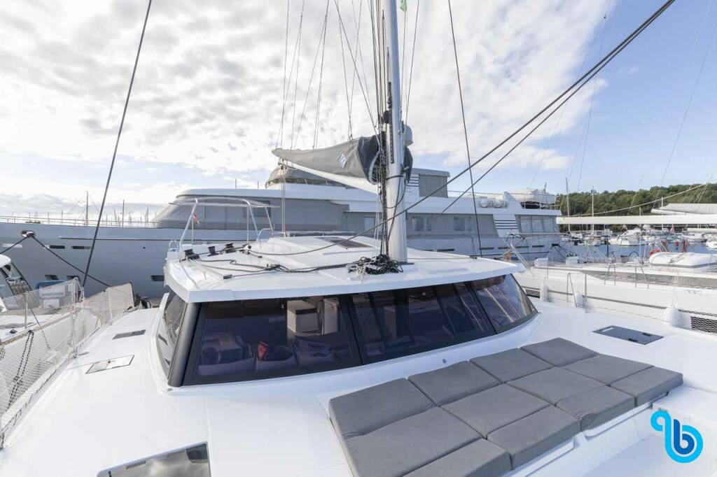 Fountaine Pajot Astrea 42, FOLLOW THE SUN