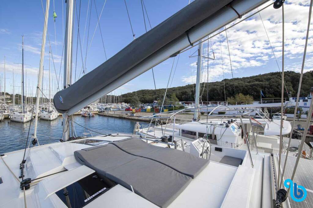 Fountaine Pajot Astrea 42, FOLLOW THE SUN