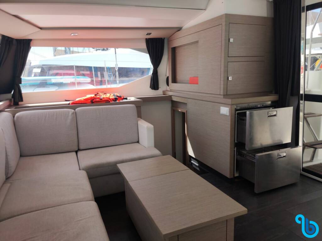 Fountaine Pajot Astrea 42, Atchoum