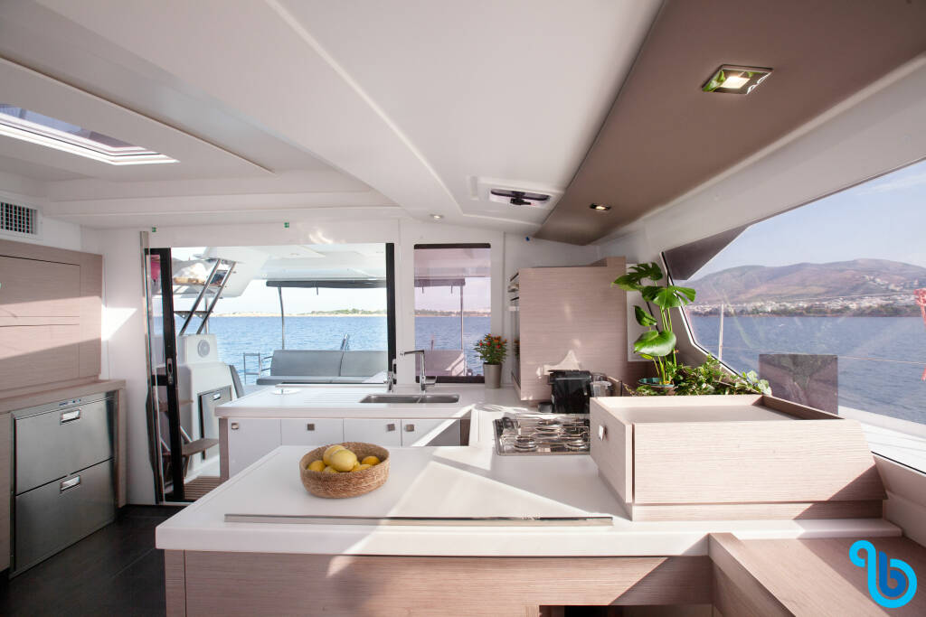 Fountaine Pajot Astrea 42, 