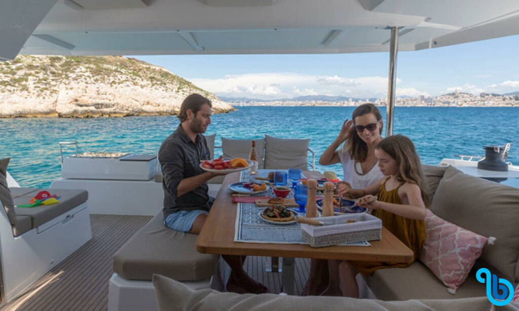 Fountaine Pajot Astrea 42, All the Perks