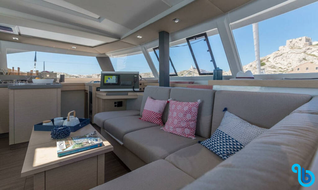 Fountaine Pajot Astrea 42, All the Perks