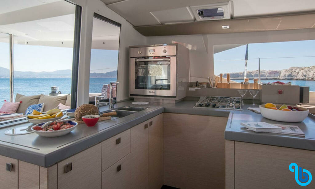 Fountaine Pajot Astrea 42, All the Perks