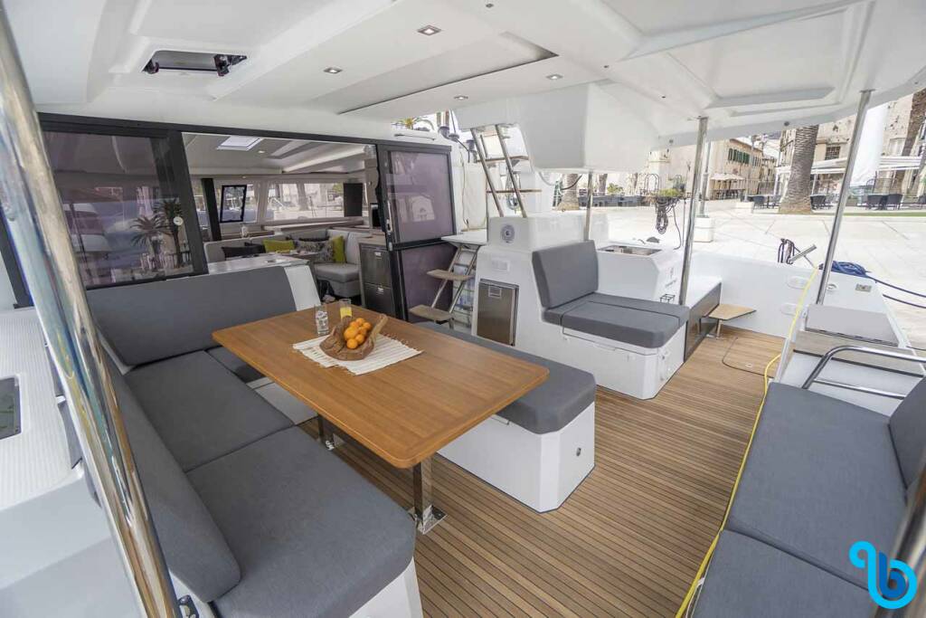 Fountaine Pajot Astrea 42, Mojo