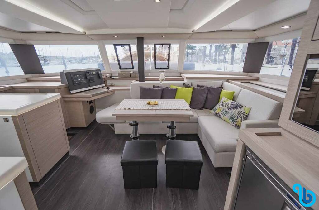 Fountaine Pajot Astrea 42, Mojo