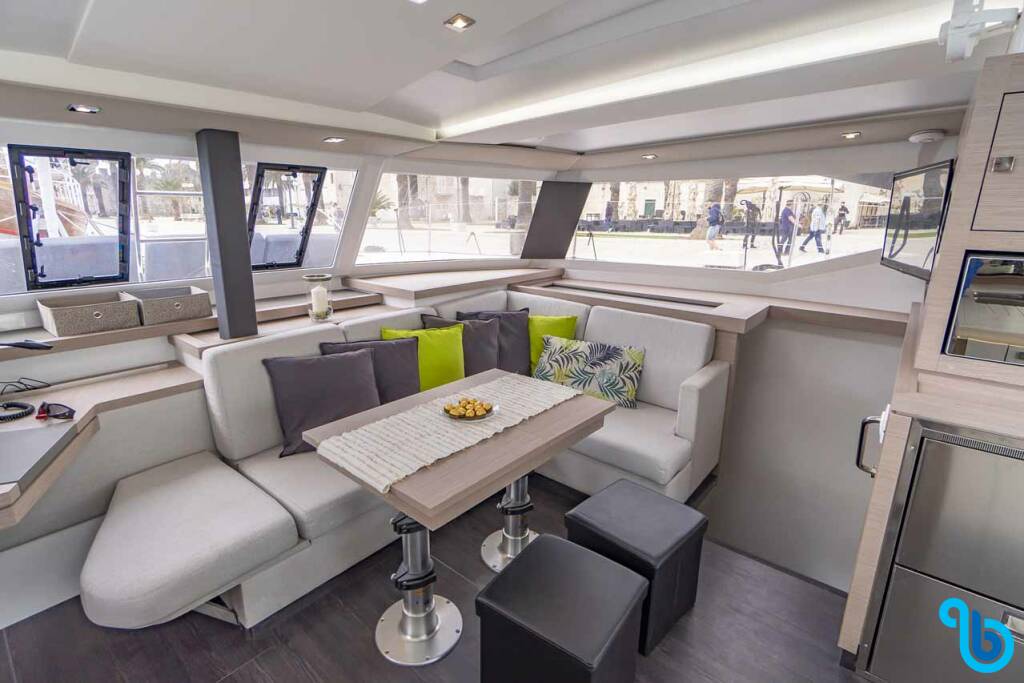 Fountaine Pajot Astrea 42, Mojo