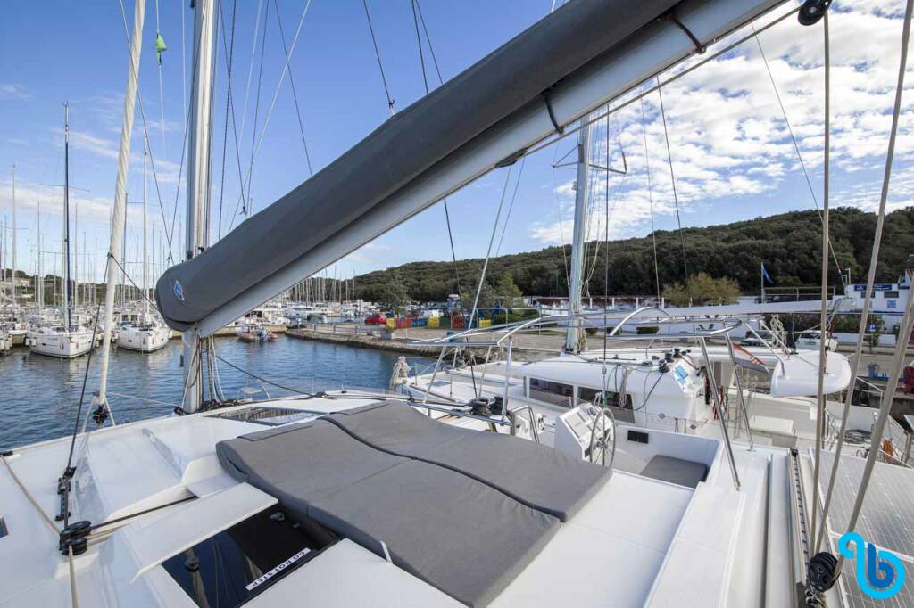 Fountaine Pajot Astrea 42, Follow the Sun