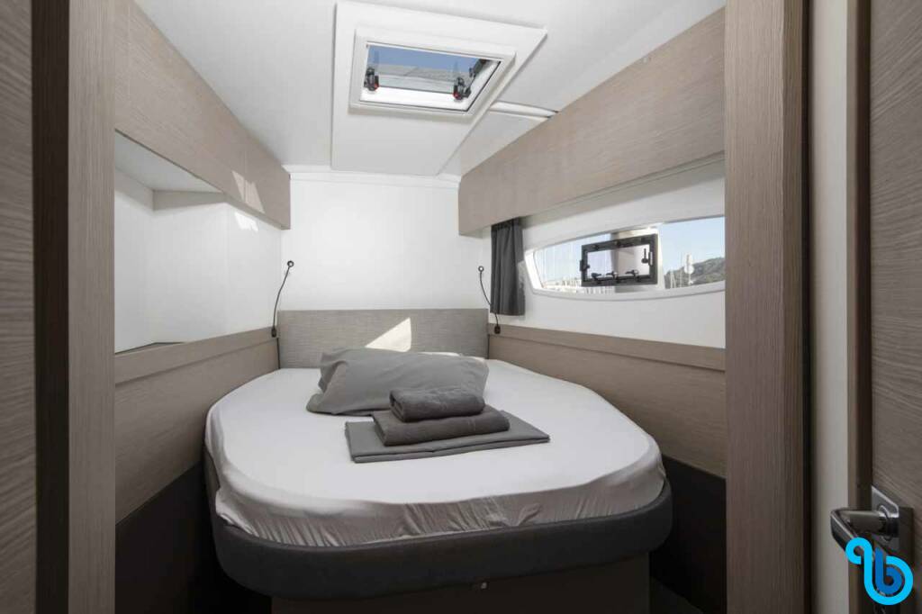 Fountaine Pajot Astrea 42, Follow the Sun