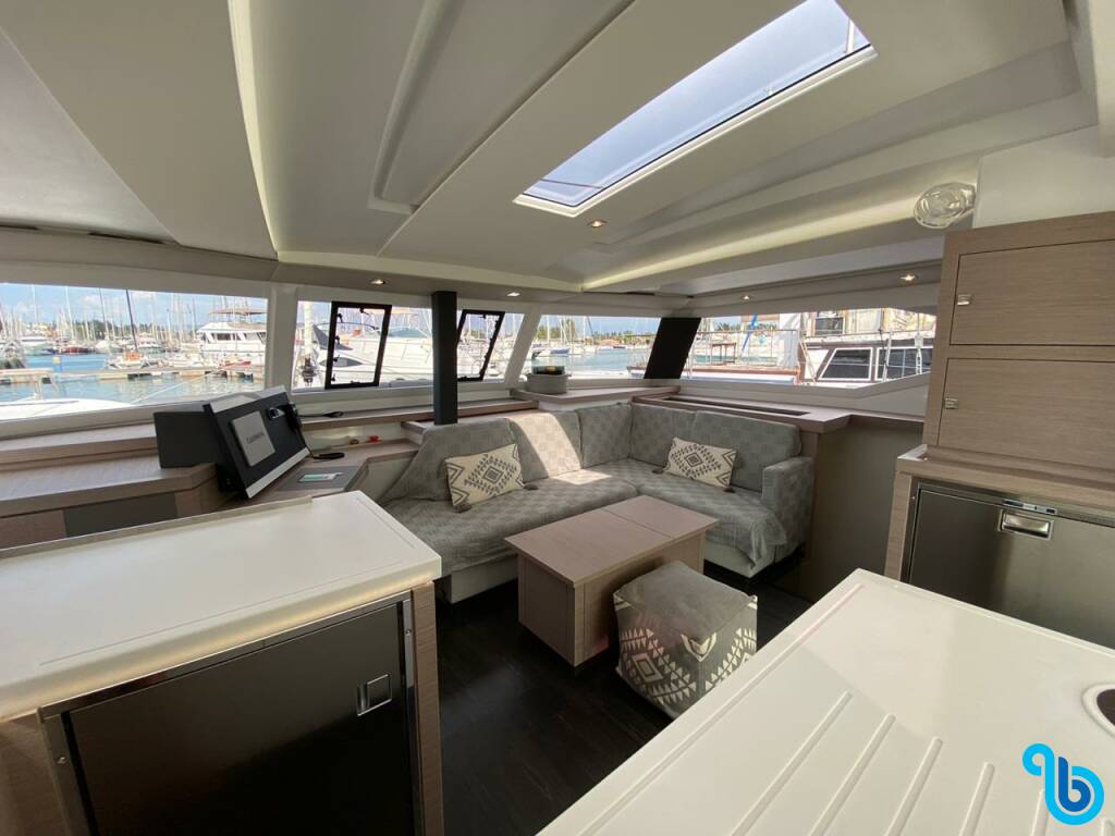 Fountaine Pajot Astrea 42, Ooga Chaka