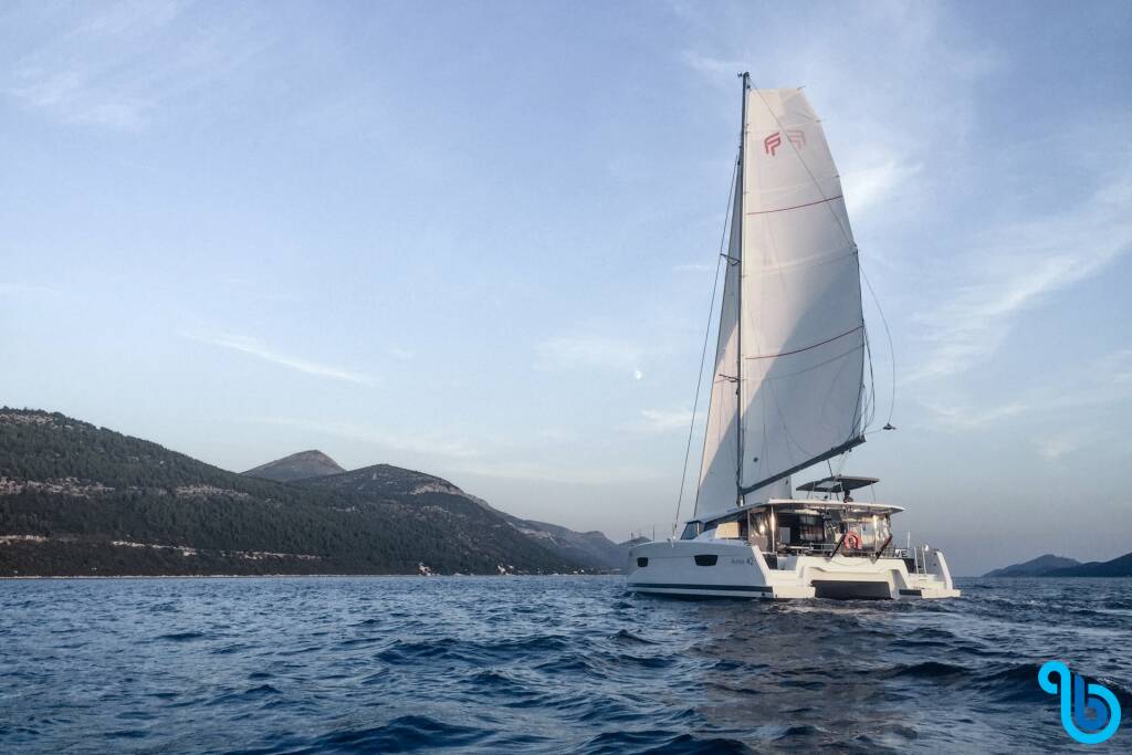 Fountaine Pajot Astrea 42, Wave