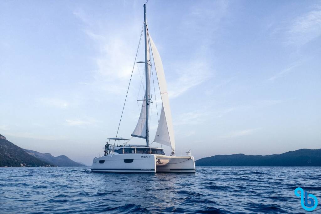 Fountaine Pajot Astrea 42, Wave