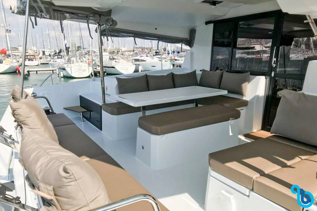 Fountaine Pajot Astrea 42, Wave