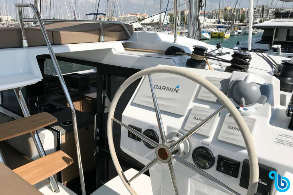 Fountaine Pajot Astrea 42, Wave