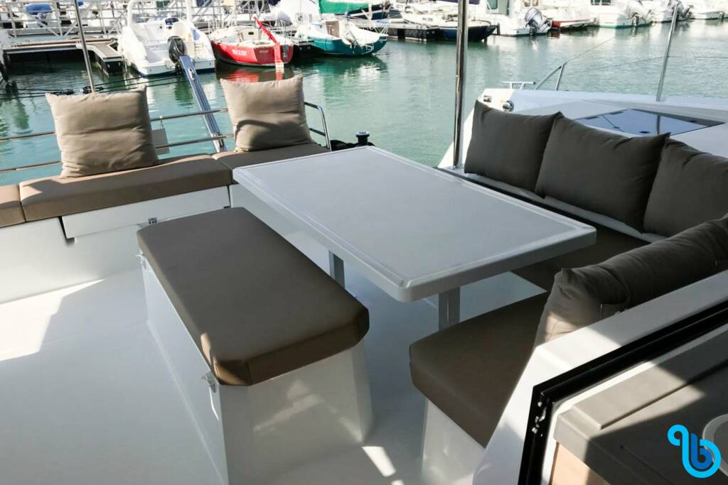 Fountaine Pajot Astrea 42, Wave