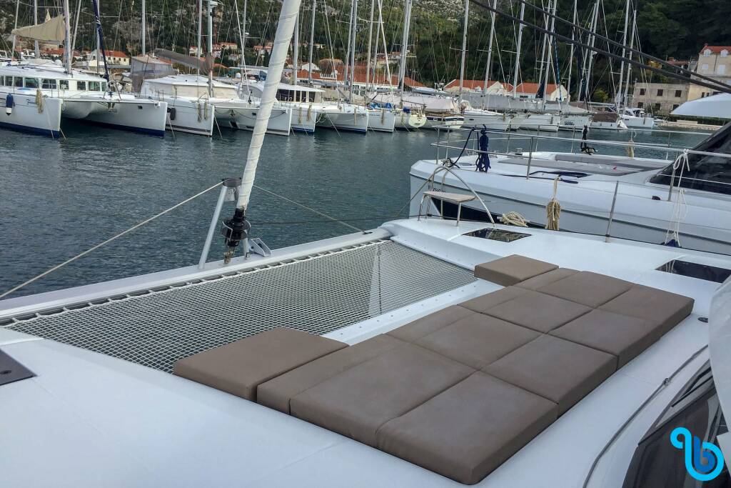 Fountaine Pajot Astrea 42, Wave