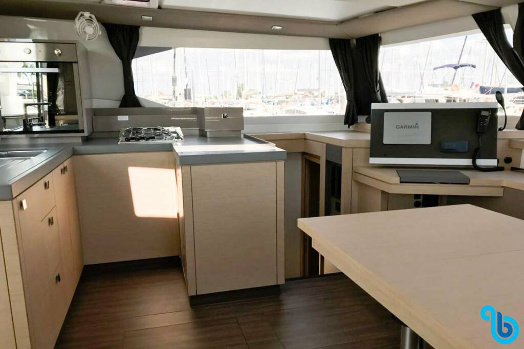 Fountaine Pajot Astrea 42, Wave