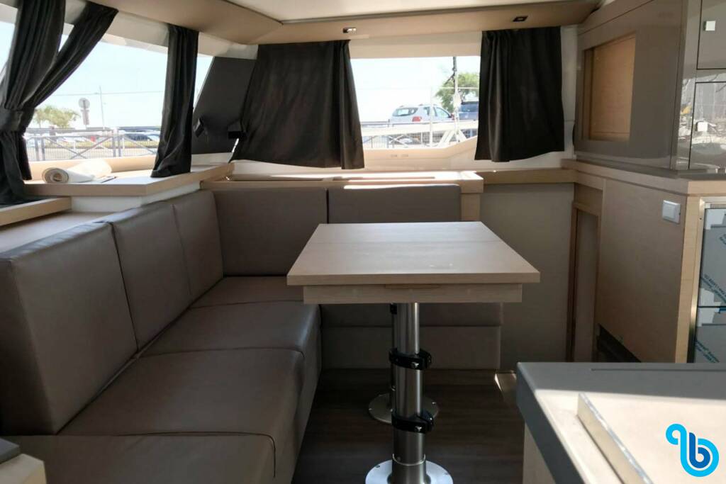 Fountaine Pajot Astrea 42, Wave