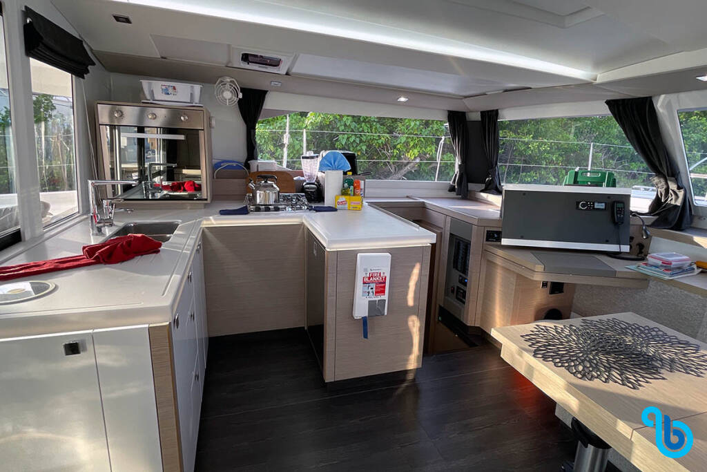 Fountaine Pajot Astrea 42, NAUTI MOLLIE