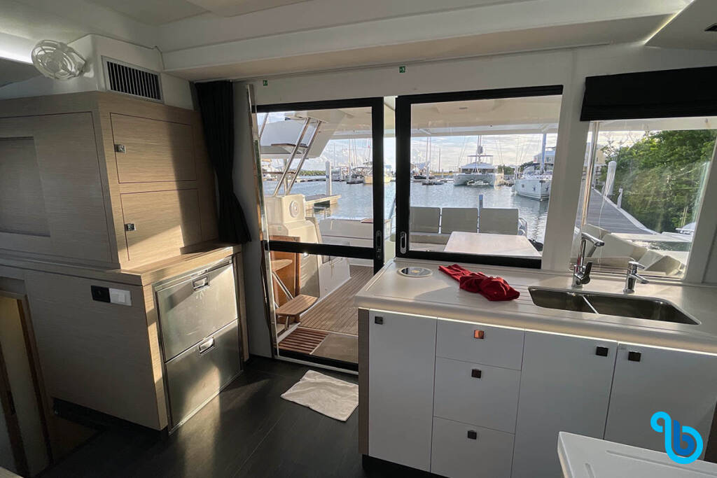 Fountaine Pajot Astrea 42, NAUTI MOLLIE