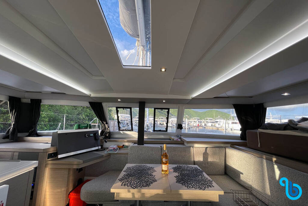 Fountaine Pajot Astrea 42, NAUTI MOLLIE