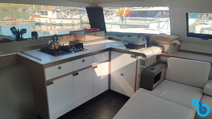 Fountaine Pajot Elba 45, Lalom