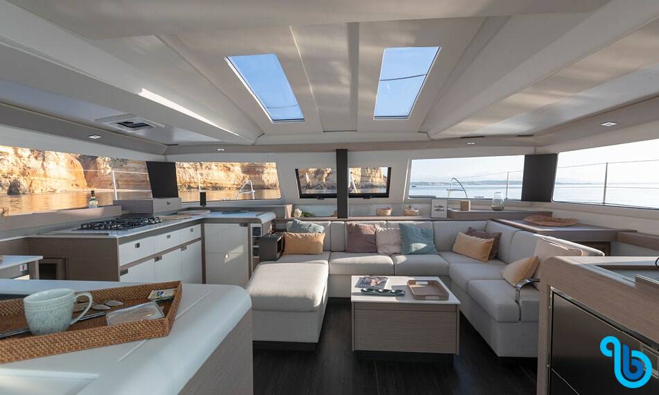 Fountaine Pajot Elba 45, Debriefed