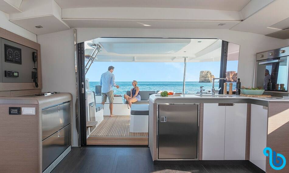 Fountaine Pajot Elba 45, Debriefed