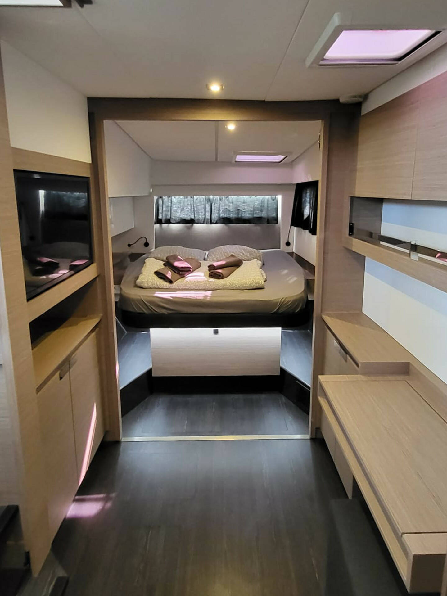 Fountaine Pajot Elba 45, Balu