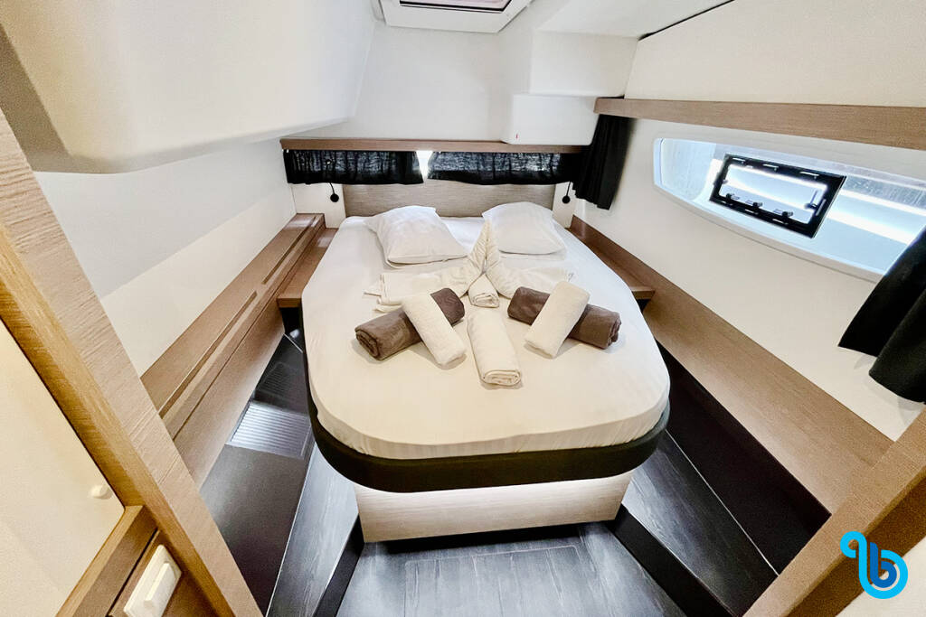 Fountaine Pajot Isla 40, BARNACLE