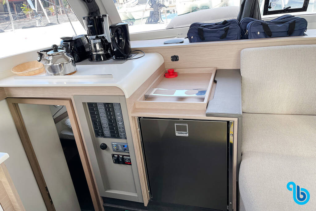 Fountaine Pajot Isla 40, BARNACLE