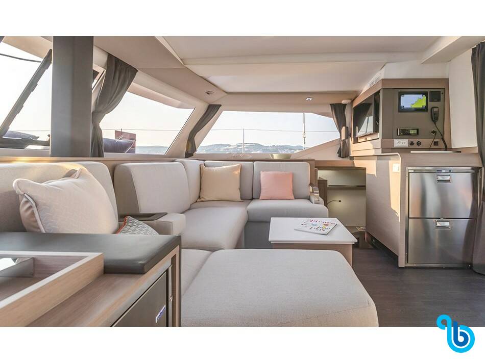 Fountaine Pajot Isla 40, Isla (Wm+Solar Pan)