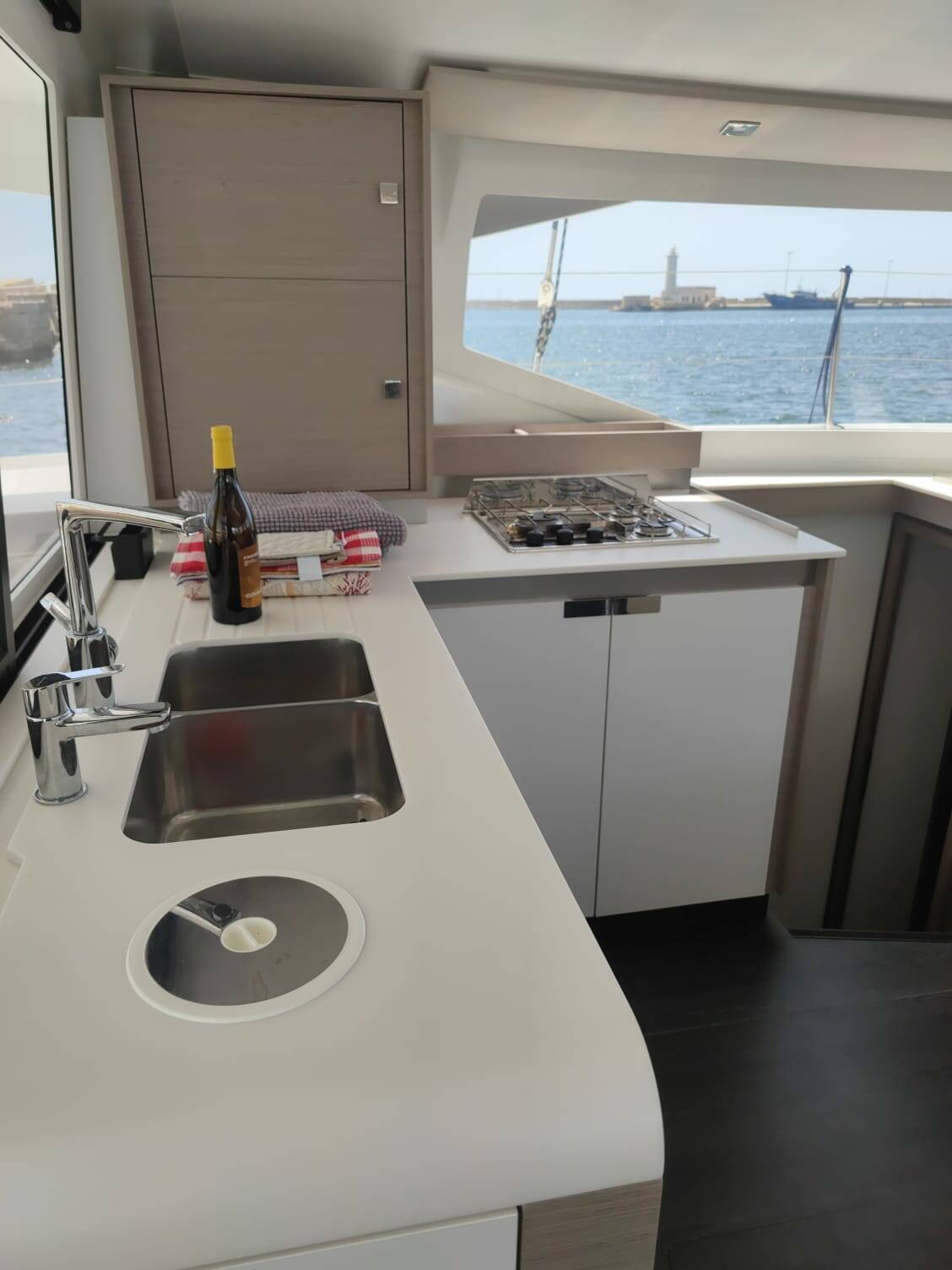 Fountaine Pajot Isla 40, Isla (Wm+Solar Pan)