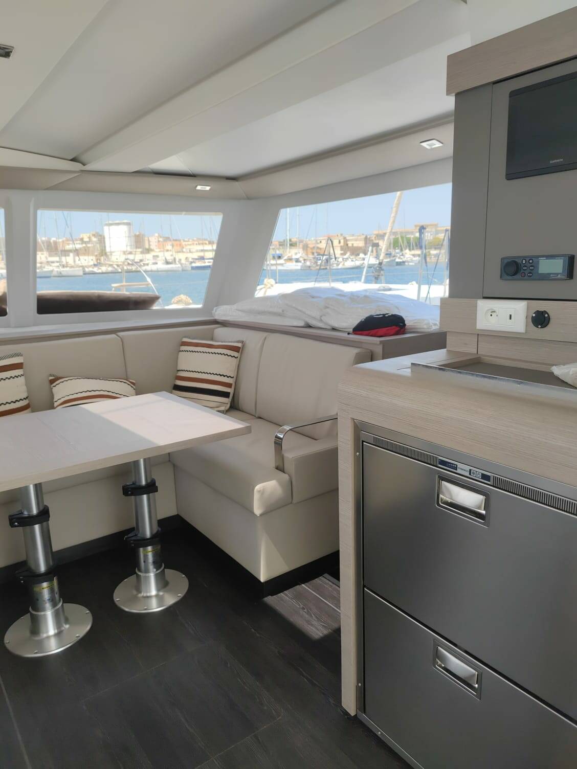 Fountaine Pajot Isla 40, Isla (Wm+Solar Pan)