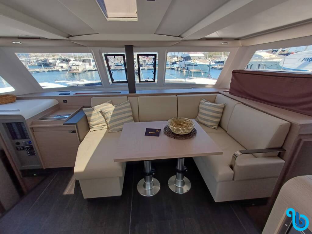 Fountaine Pajot Isla 40, Emirel