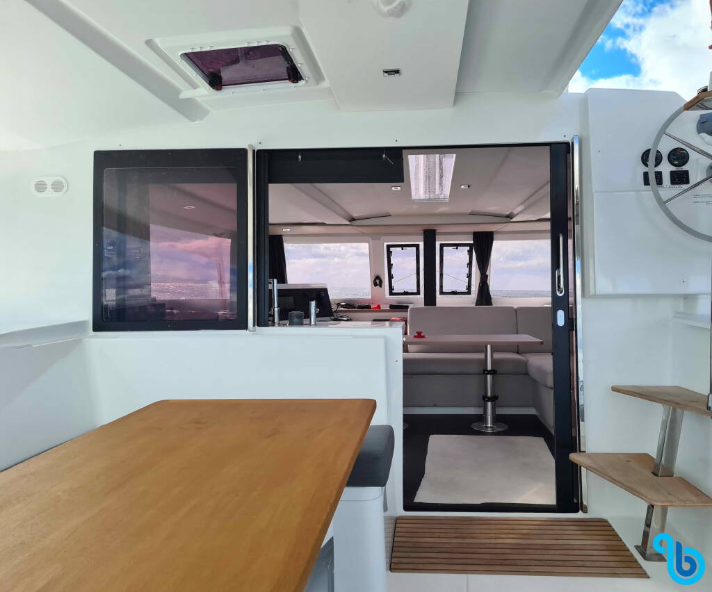 Fountaine Pajot Lucia 40, PRESTIGE