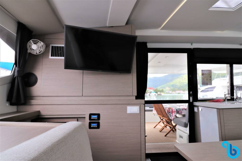 Fountaine Pajot Lucia 40, Lucinda