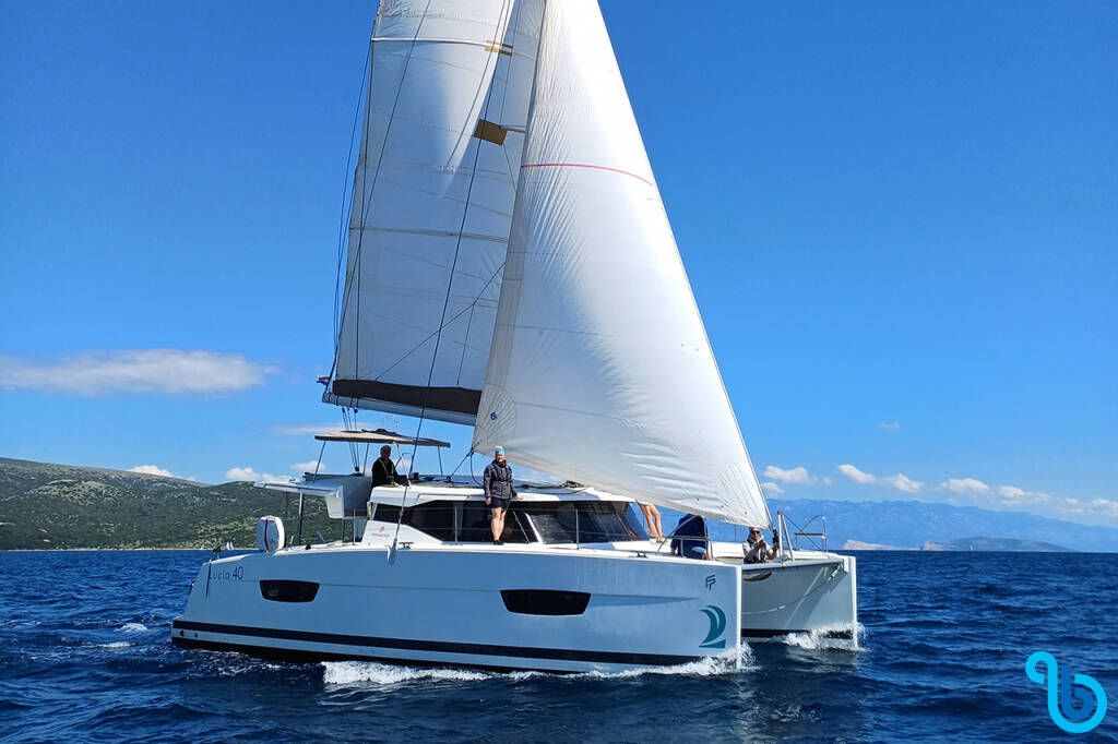 Fountaine Pajot Lucia 40, Luce