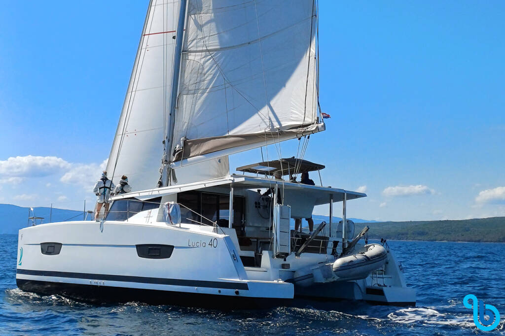 Fountaine Pajot Lucia 40, Luce