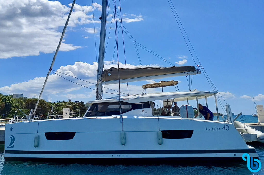 Fountaine Pajot Lucia 40, Luce