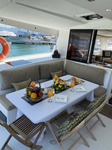 Fountaine Pajot Lucia 40, Kinara