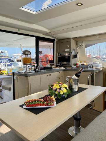 Fountaine Pajot Lucia 40, Kinara