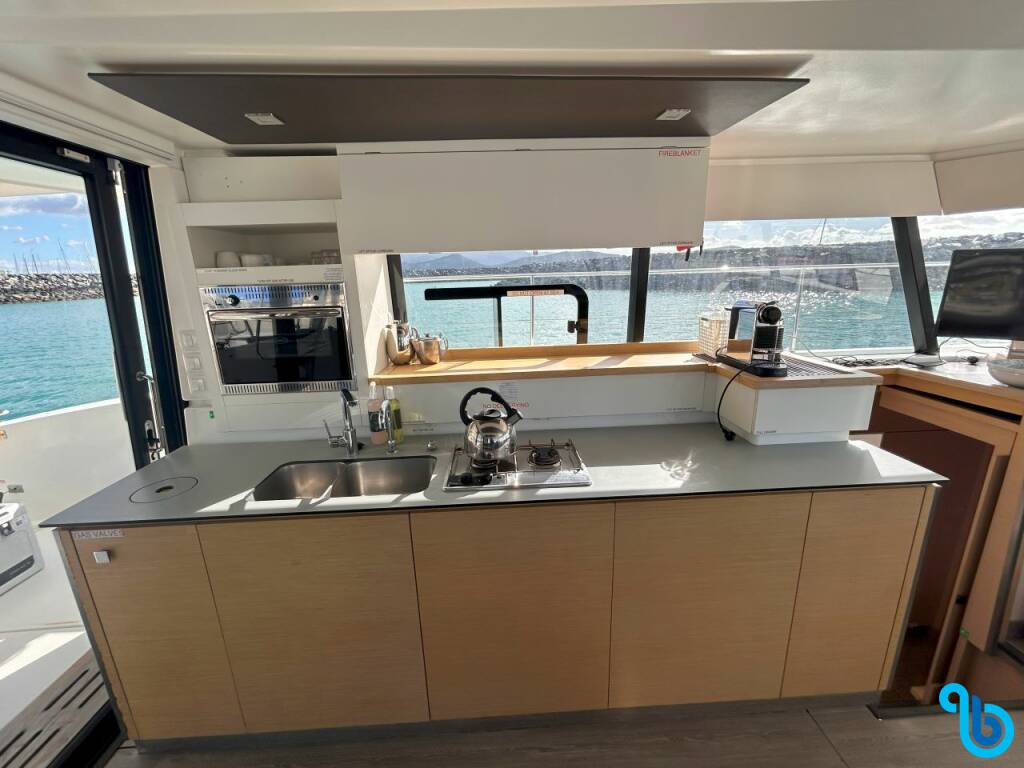 Fountaine Pajot MY 37, PLUTON_DB